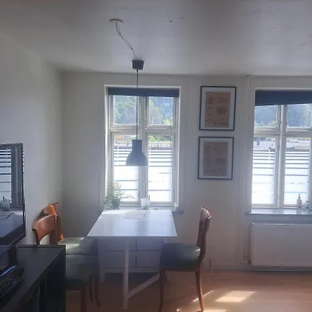 Gul - Grejsdalsvej 31b, Th